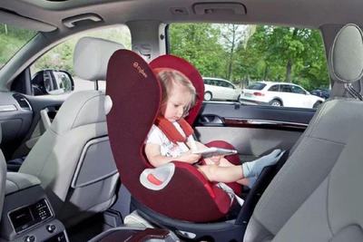 你抱娃坐车的姿势错了!儿童安全座椅的作用,远比你想象的要大